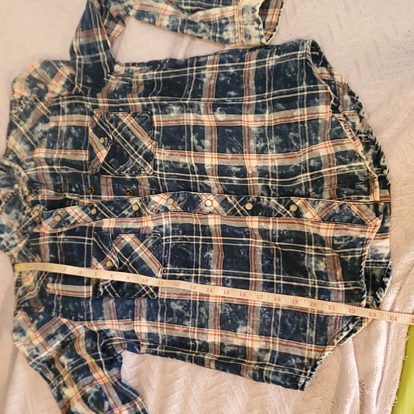 Small snap front plaid - Picture 10 of 11